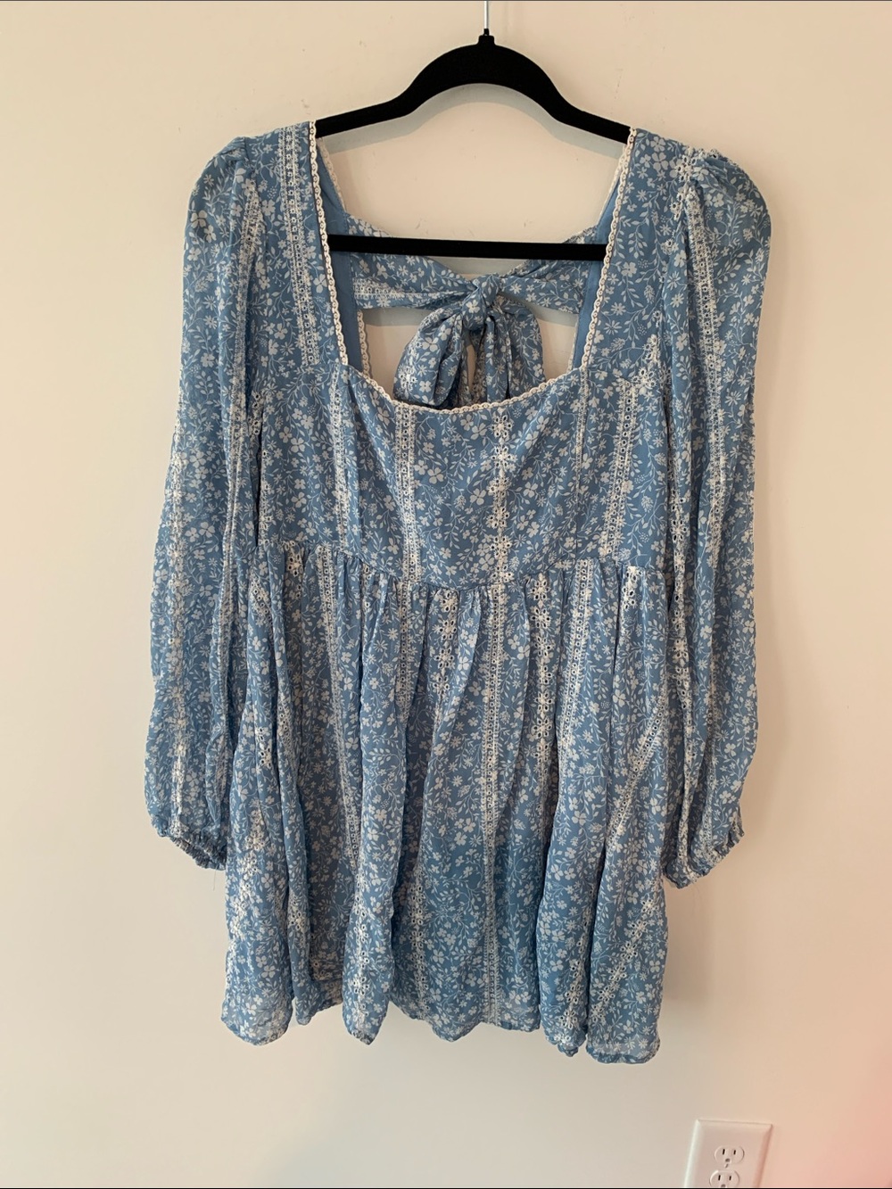 Altar’d State Light Blue Floral & lace Tie-Back babydoll dress M  NWOT